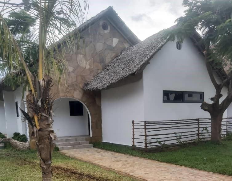 Manolo Beach Resort Uroa Kültér fotó